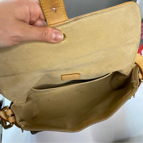 Louis Vuitton Monogram Hudson PM Vintage Shoulder Bag - Picture 11 of 16